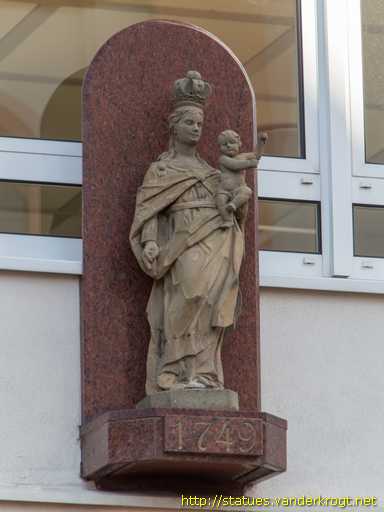 Gernsheim / Maria mit Kind