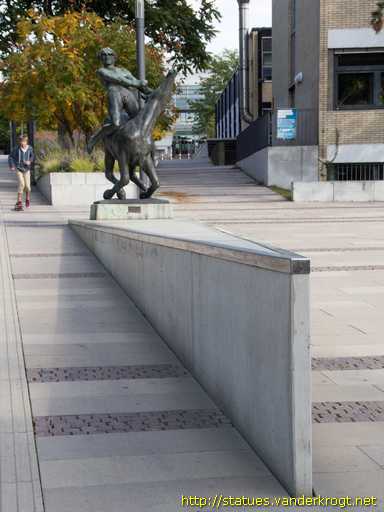 Darmstadt /  Stürzender Reiter