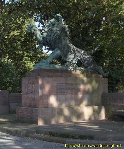 Darmstadt /  Leibgarde-Infanterie-Regiment-Denkmal