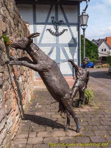 Rotenburg an der Fulda /  Hütejunge mit Ziege