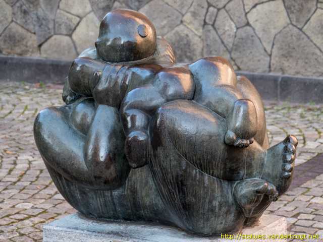 Offenbach am Main /  Mutter und Kind