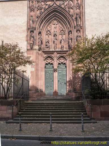 Frankfurt am Main / Bronzetür des Kaiserdomes