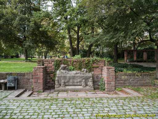 Frankfurt am Main /  Schneewittchen-Denkmal