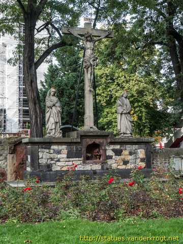 Frankfurt am Main /  Kreuzigungsgruppe Petersfriedhof