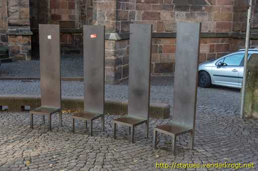 Marburg /  "Leseort" - Spiel- und Aufenthaltsort Kornmarkt