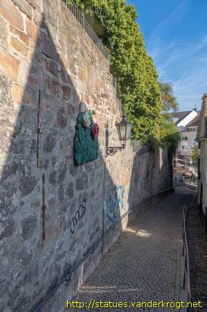 Marburg /  Schneeweißchen und Rosenrot