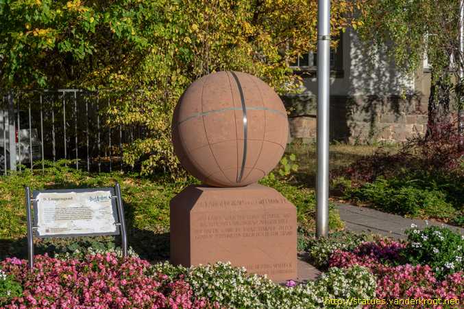 Bad Arolsen /  Denkmal 9. Längengrad (eigentlich 9°1')