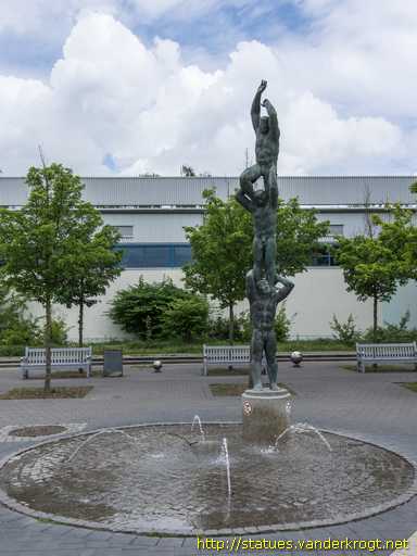 Greifswald /  Sportlersäule