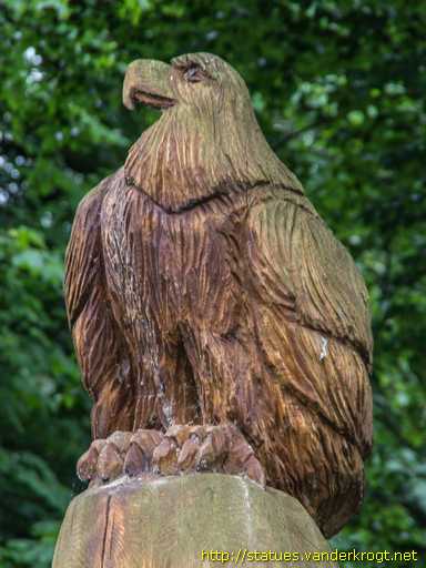 Grimmen /  Vögel auf einem Baum