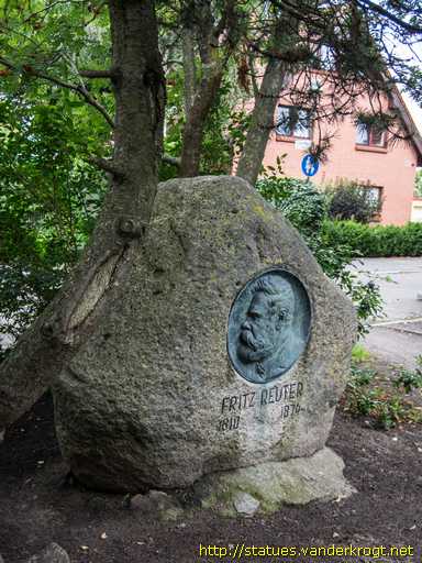 Rostock /  Fritz-Reuter-Gedenkstein