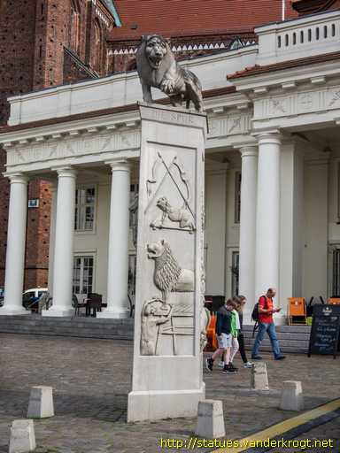Schwerin /  Denkmal "Die Spur des Löwen"