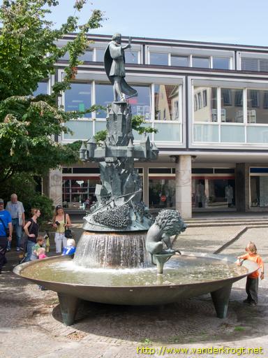 Osnabrück /  Bürgerbrunnen mit Kaiser Friedrich Barbarossa