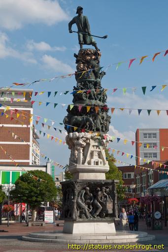 Salzgitter-Lebenstedt /  Turm der Arbeit