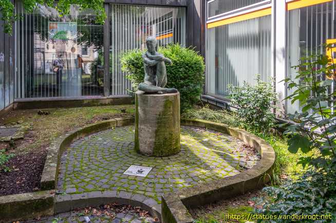 Braunschweig /  Die Kauernde