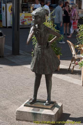 Hameln /  Die Neugierige