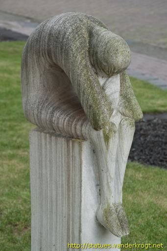 Uelsen /  Sitzende Figur