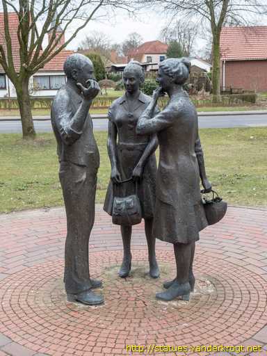 Tarmstedt /  Mann und zwei Frauen