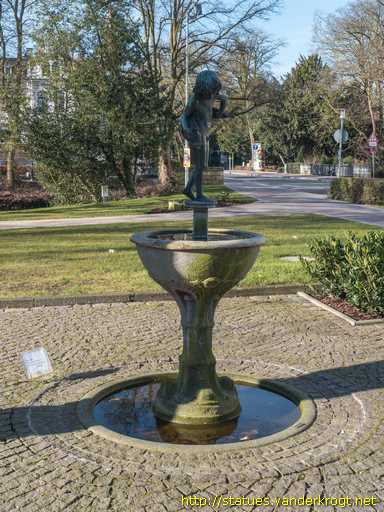 Oldenburg /  Brunnen mit Fischerknaben (Tobiasbrunnen)