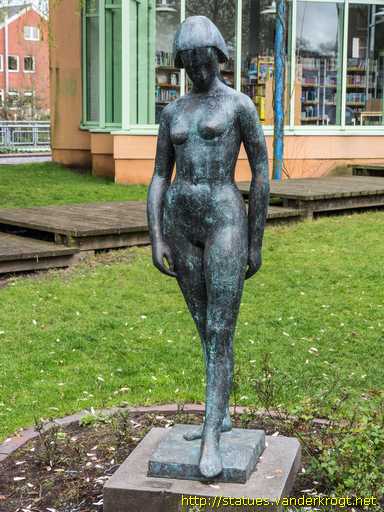 Westerstede /  Stehendes Mädchen