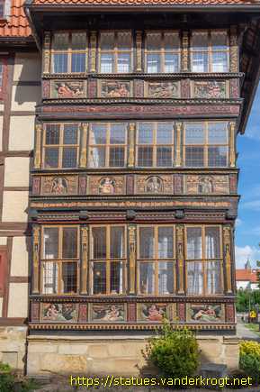 Hildesheim /  Fassadenskulpturen am Wernerschen Haus