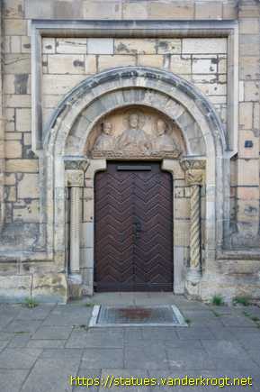 Hildesheim /  Tympanum der Basilika Sankt Godehard