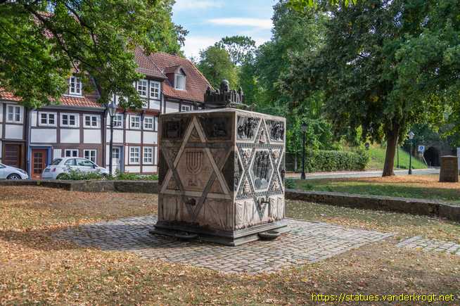 Hildesheim /  Denkmal zur Erinnerung an die Synagoge