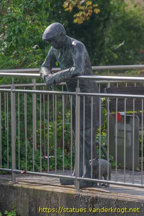 Melle /  Müller mit Katze