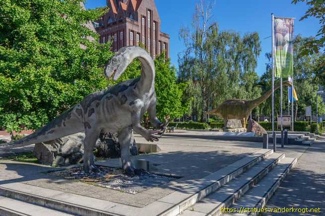 Braunschweig /  Lebensgroße Modelle von Dinosauriern