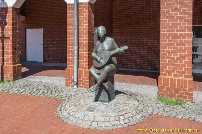 Peine /  Lautenspielerin