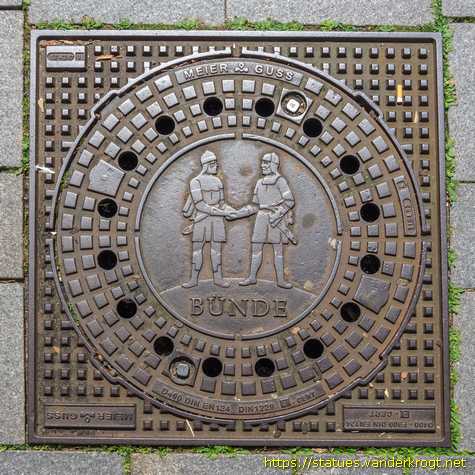 Bünde /  Kanaldeckel Hengest und Horsa