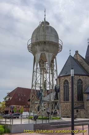 Gronau (Westf.) /  Sechs Skulpturen am Van-Delden-Wasserturm