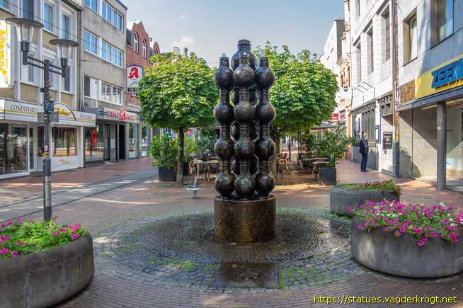 Frechen /  Bartmannkrugbrunnen