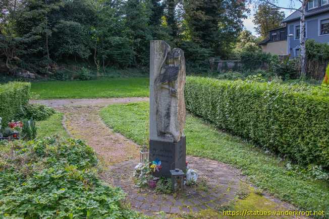 Frechen /  Engel in Stein 'Sternenkinder'