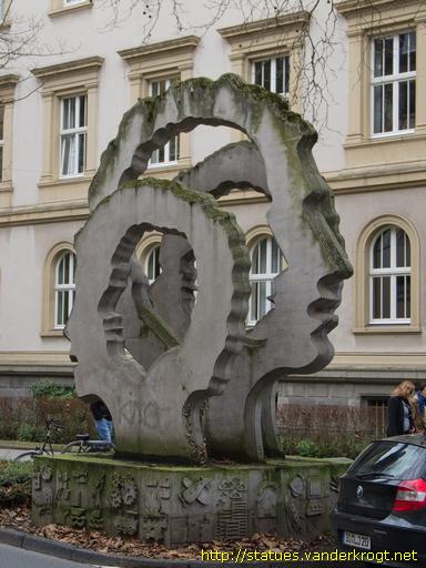 Dortmund /  Zeitreise mit Menschen