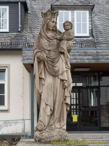 Meschede /  Maria mit Kind