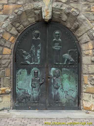 Hovestadt /  Bronzetür mit den vier Evangelisten