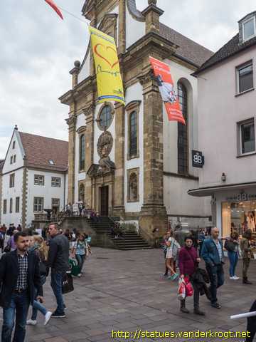 Paderborn /  Heiligenstatuen am Franziskanerkloster und -kirche