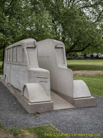 Köln /  Denkmal der grauen Busse