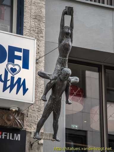 Köln /  Zwei Jungen mit Kamera