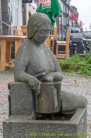 Wipperfürth / Mädchen mit Eimer