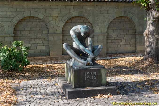 Soest /  Der Trauernde <i>oder</i> Gebeugter Mann