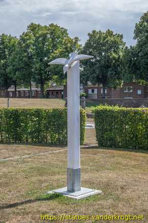 Rees /  Möwe Jonathan bei Rheinkilometer 837,4