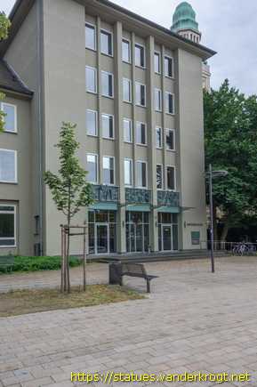 Buer /  Relief "Arbeit, Familie und Kunst"