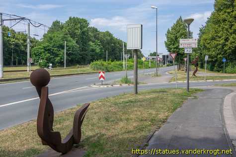 Gelsenkirchen /  AnGEstoßen: Einwurf, Elfmetertöter und Reservebank