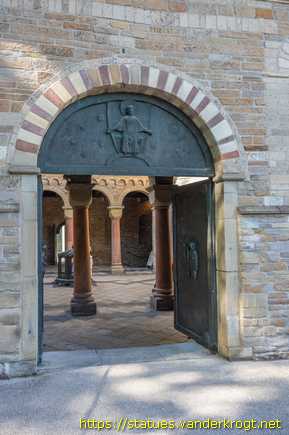 Essen /  Bronzetüre des Südportals des Atriums