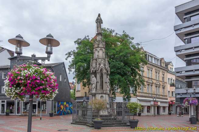 Steele /  Mariensäule