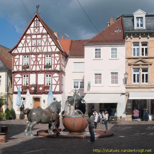 Alzey /  Roßmarktbrunnen