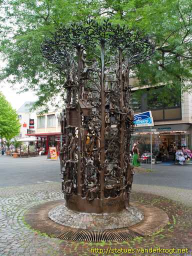 Trier /  Brunnen des Handwerks