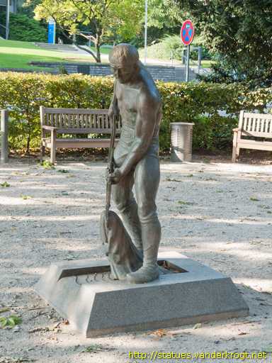 Worms /  Der Lederarbeiter