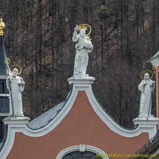 Prüm /  Statuen an der Basilika Sankt Salvator